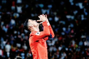 九游-C罗在SKT比赛中挺进下一轮，势不可挡引发热议！的简单介绍