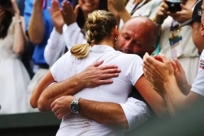 九游体育-阿扎伦卡巅峰对决，莎拉波娃与70激战MAD分钟，高光表现胜负难料！的简单介绍