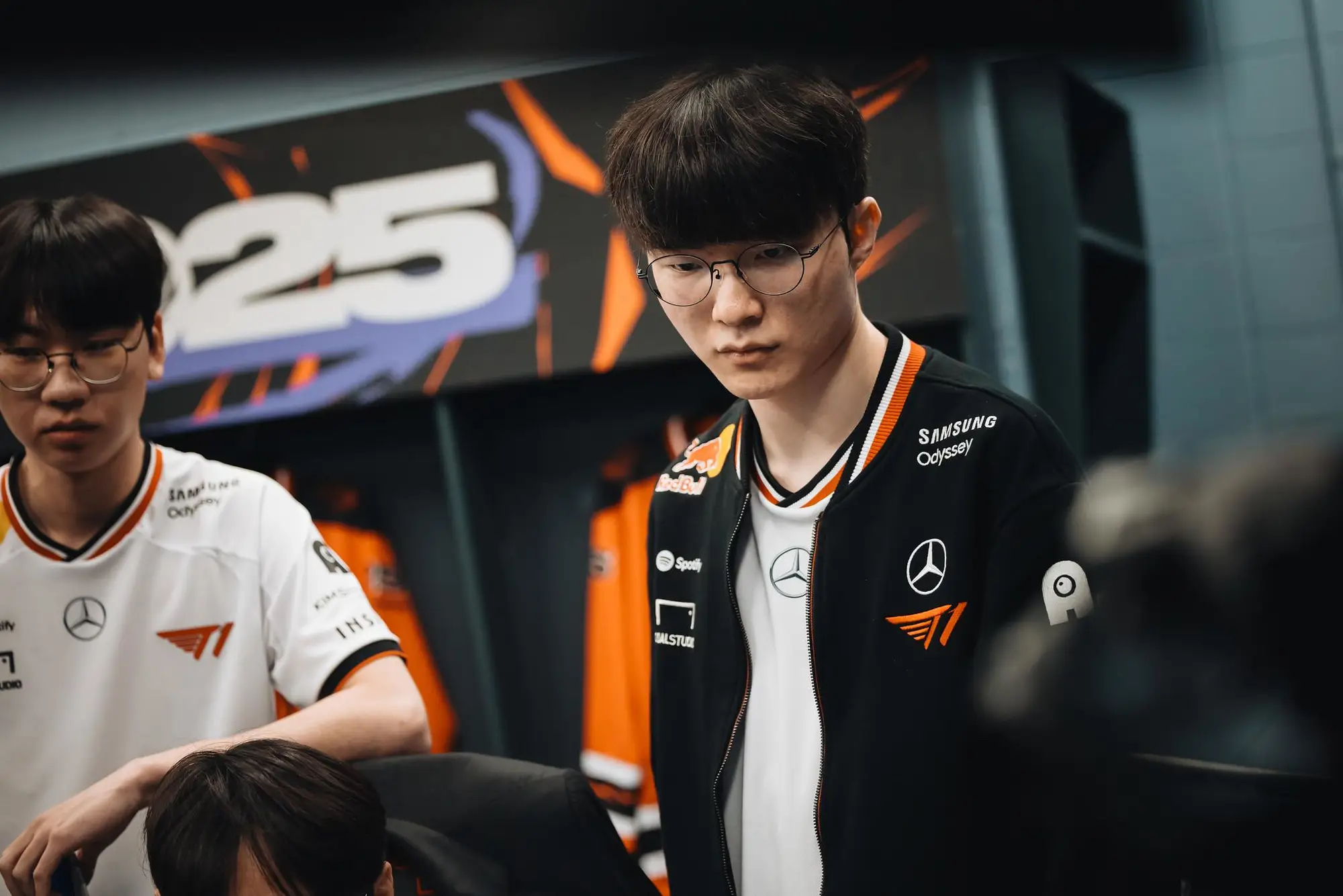 关于Faker回归赛场，比分优势明显首场状态亮眼，法国队观众沸腾！的信息